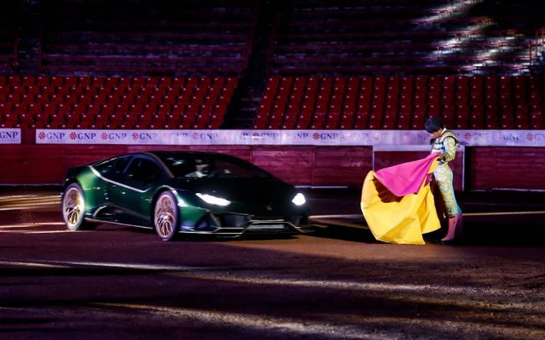 Muestran la furia y velocidad de Lamborghini en la Plaza México - El Sol de  México | Noticias, Deportes, Gossip, Columnas