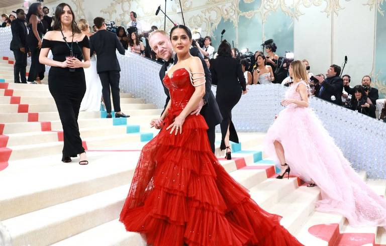 Vogue Mex y Latam on X: ✨ Naomi Osaka llega a la red carpet de la #METGala  con un look de Louis Vuitton. ✨ Mira TODOS los looks de esta #MetGala2021  aquí