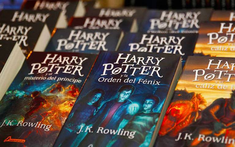 Tres libros de J.K. Rowling llegan a México en español