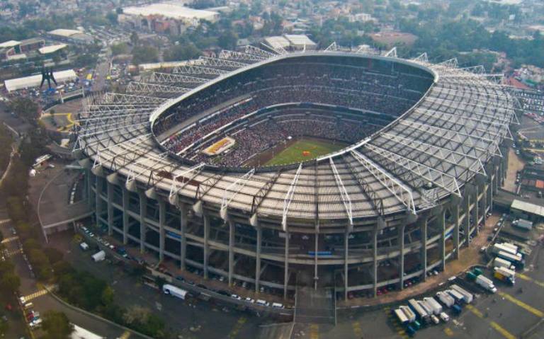 La Voz de la Razón: Los Broncos en el Estadio Azteca