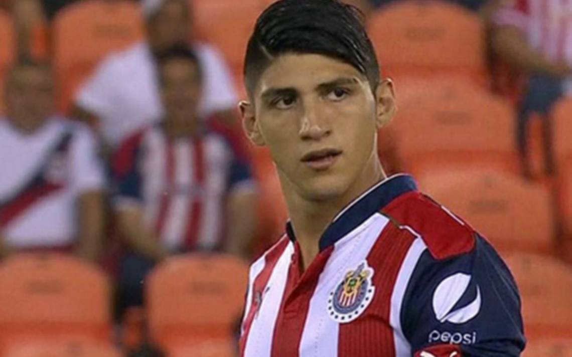 Alan Pulido se estrena como goleador en Chivas El Sol de México