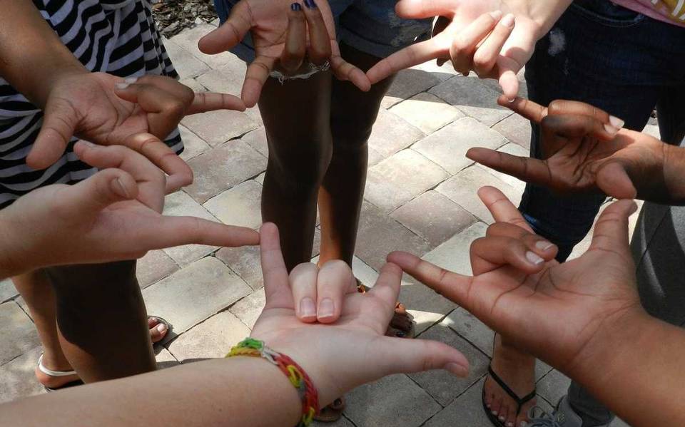 Sopita de Señas: Moderna lanza plataforma para aprender la Lengua de Señas  Mexicana - Diario del Sur | Noticias Locales, Policiacas, sobre México,  Chiapas y el Mundo