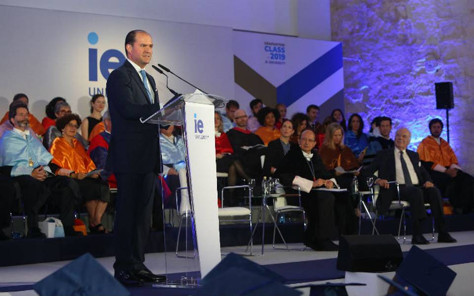 Carlos Fernández González da conferencia magistral en el IE University de  Segovia - El Sol de México | Noticias, Deportes, Gossip, Columnas