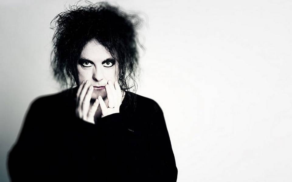 ¿Cuánto mide Robert Smith? Robert_smith_