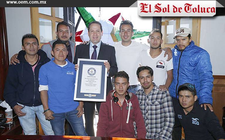 Logra Edomex Récord Guinness con la piñata colgante más grande del mundo -  Plana Mayor