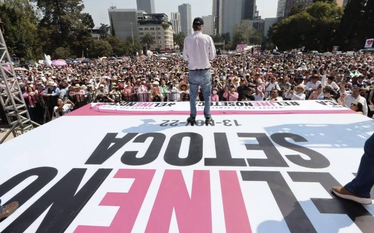 BREAKING NEWS: Manifestantes en París asaltan sede de la dueña de Louis  Vuitton 