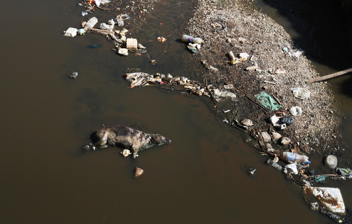 Abandonan%20comunidades%20en%20Bolivia%20por%20contaminacio%CC%81n%20de%20ri%CC%81os%20con%20cianuro%20(1)