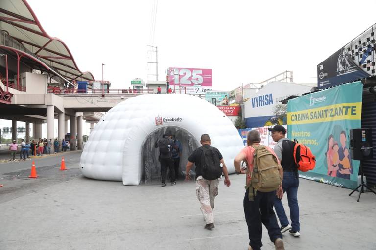 Instalan en Escobedo, NL, túneles sanitizantes contra el Covid-19 ...